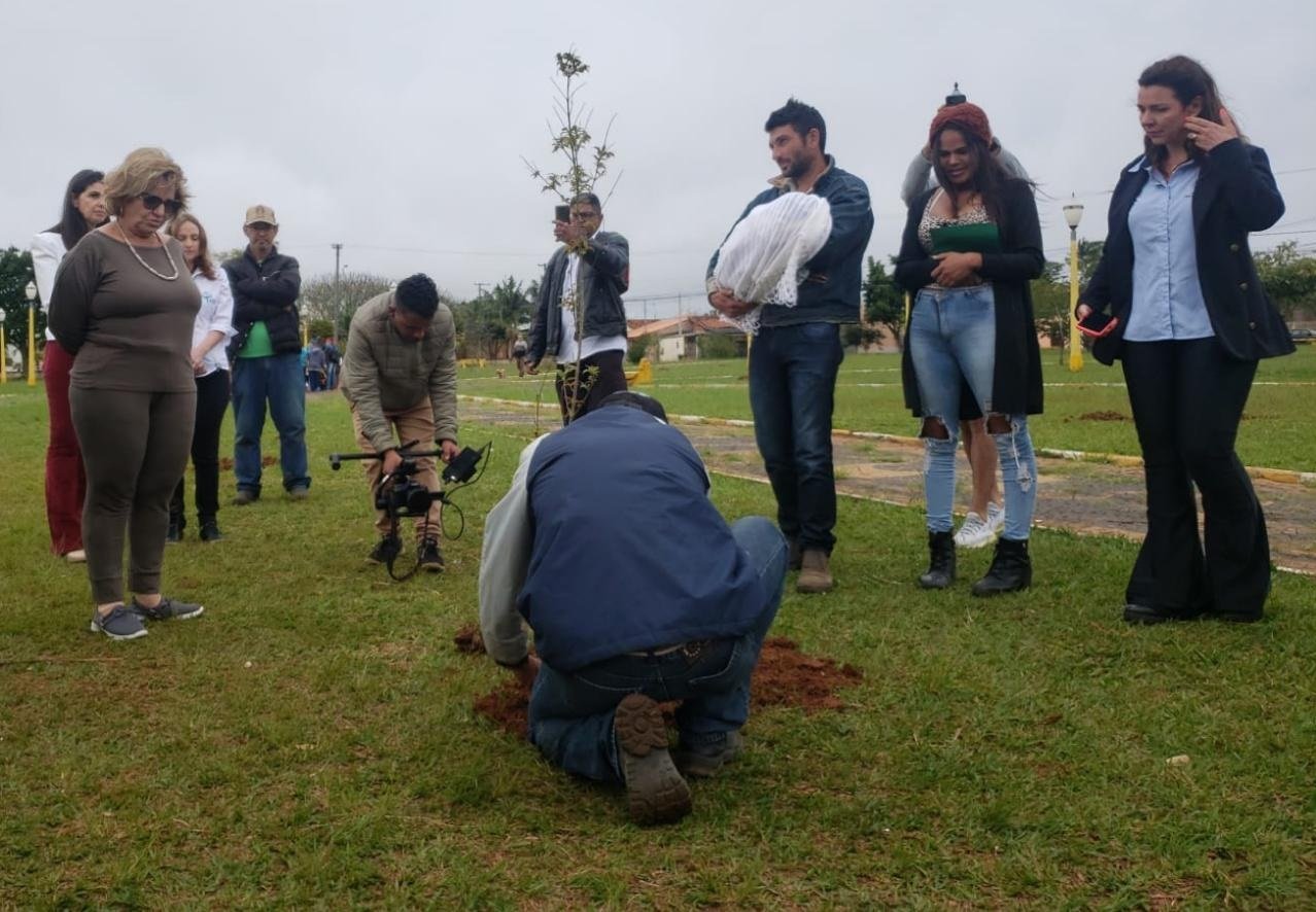 Projeto garante plantio de mudas nativas em praça de Avaré