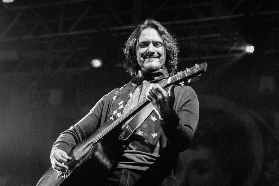 Botucatu recebe show musical gratuito do cantor Tuia
