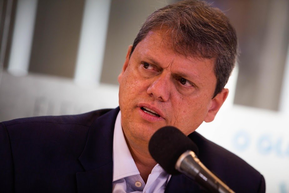 Tarcísio de Freitas é eleito governador de São Paulo