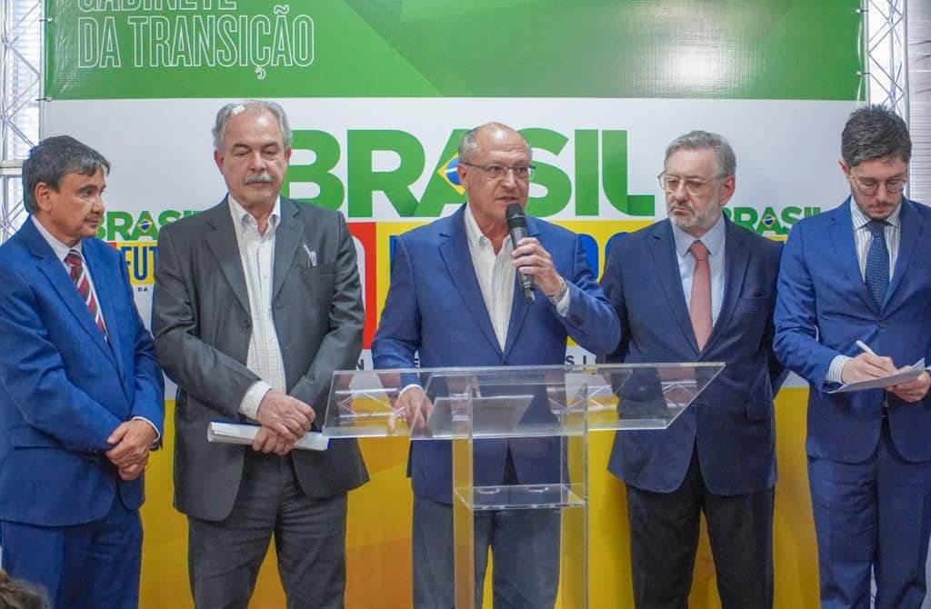Vice-presidente eleito anuncia mais nomes da equipe de transição