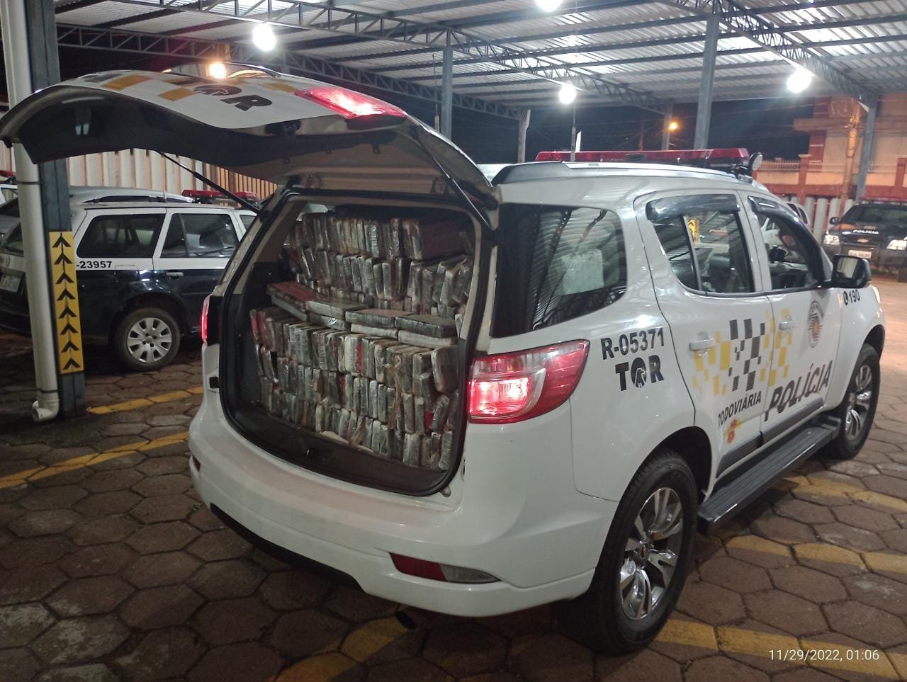 Polícia apreende 450 quilos de cocaína na Castello Branco