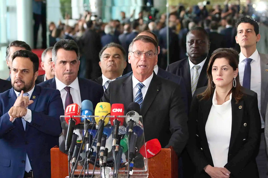 Em 1º pronunciamento após derrota, Bolsonaro critica manifestações que prejudicam população