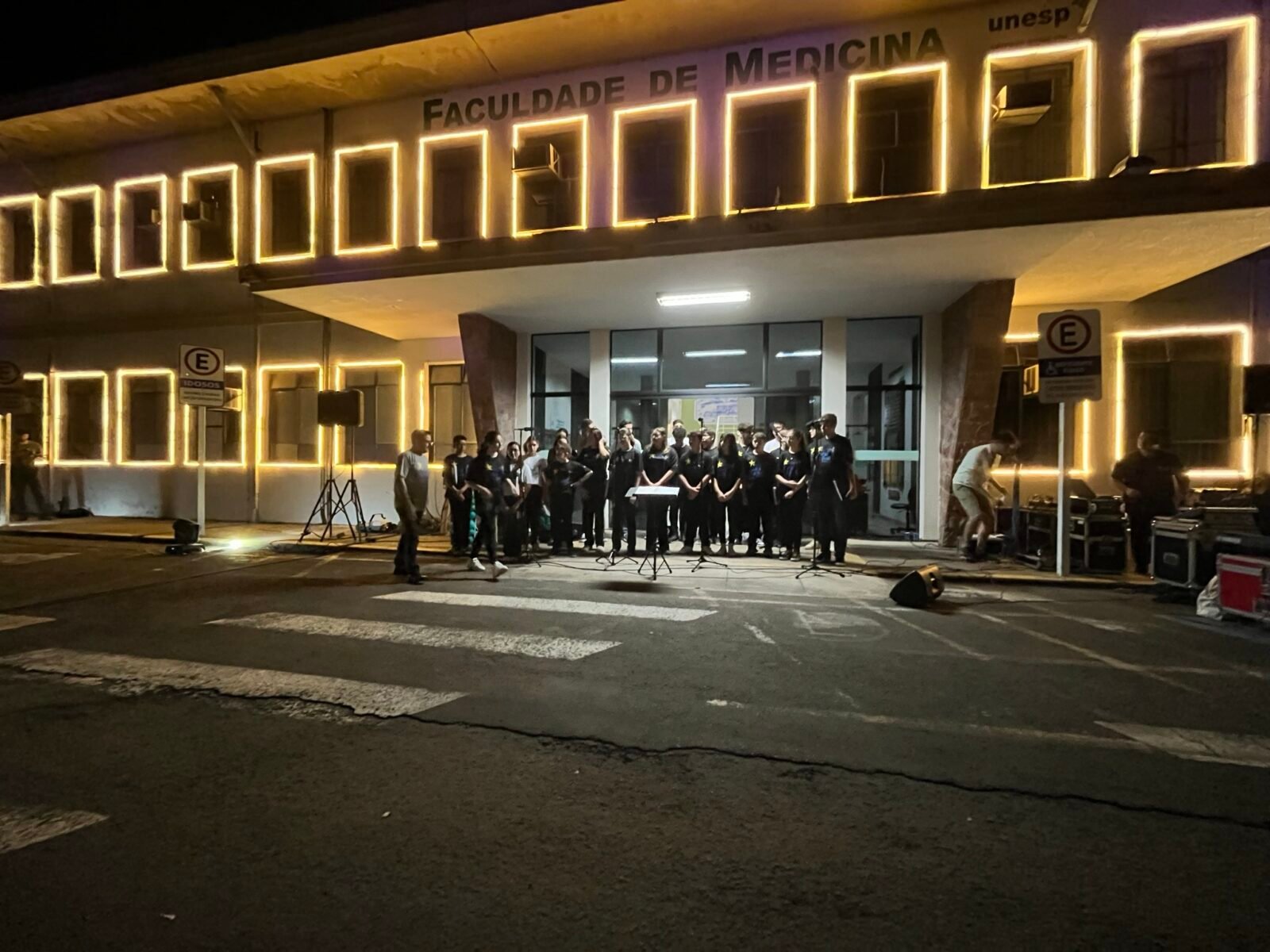 Hospital das Clínicas realiza evento natalino “Ilumina HC”