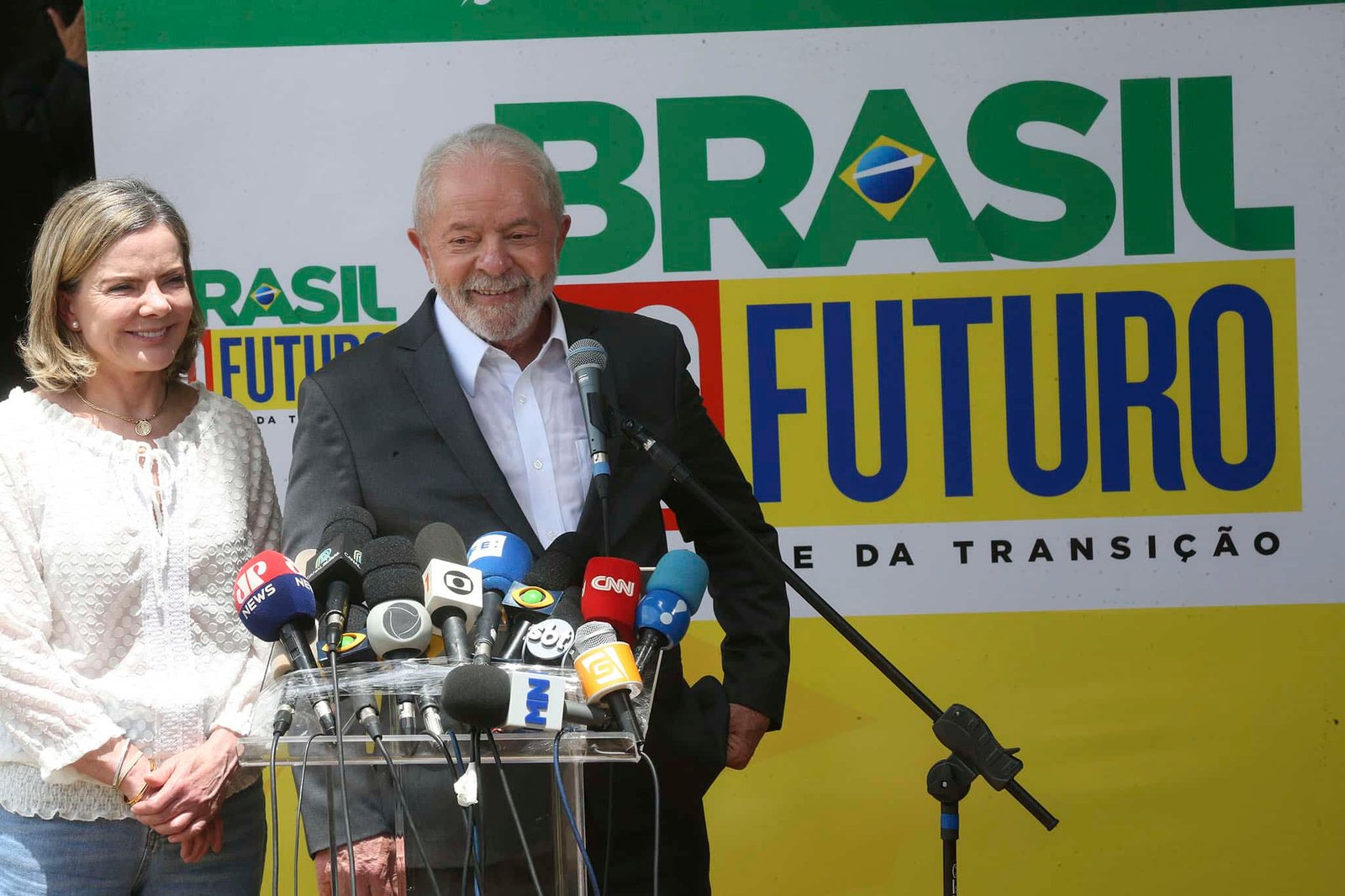 Lula define a ‘cara’ de seu Ministério, mas só anuncia nomes depois da diplomação