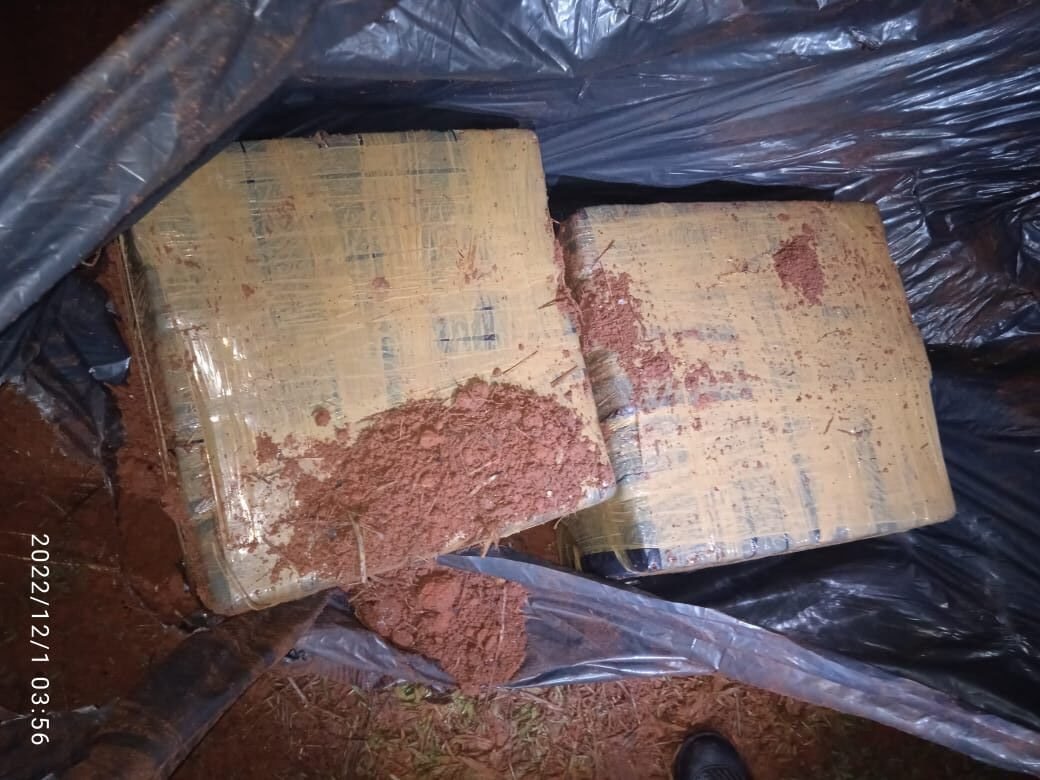 Botucatu: traficantes usavam chácara como depósito e enterram droga no quintal