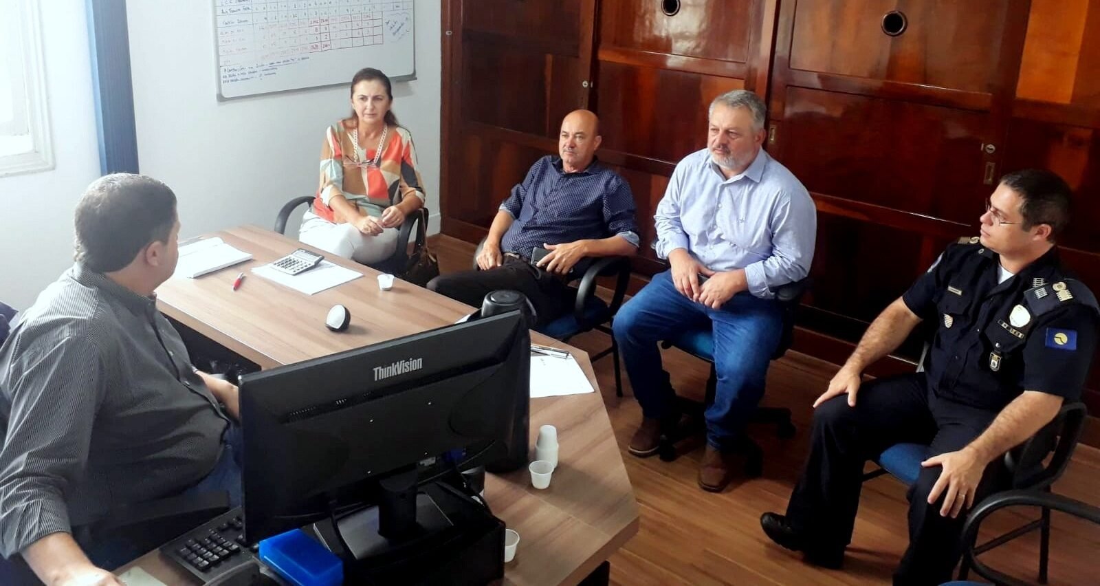 Câmara de Botucatu inicia série de visitas a secretarias municipais