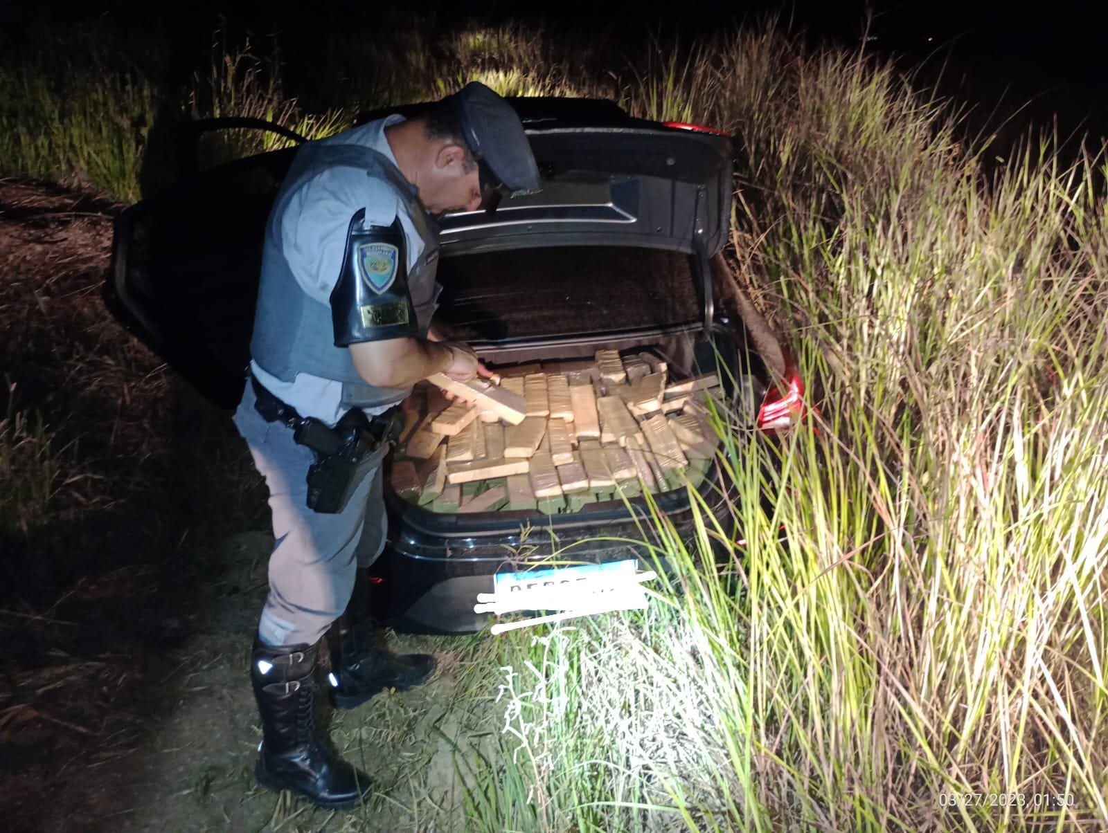 Perseguição na Castello Branco termina com flagrante de tráfico de drogas