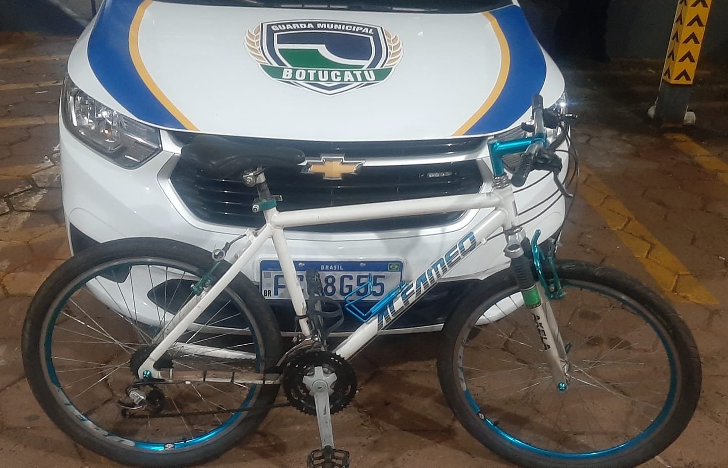 Casal ameaça e rouba bicicleta em praça, mas é preso pela GCM