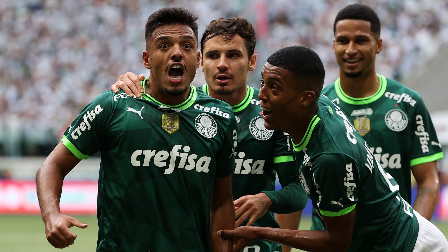 Palmeiras goleia Água Santa e é bicampeão paulista