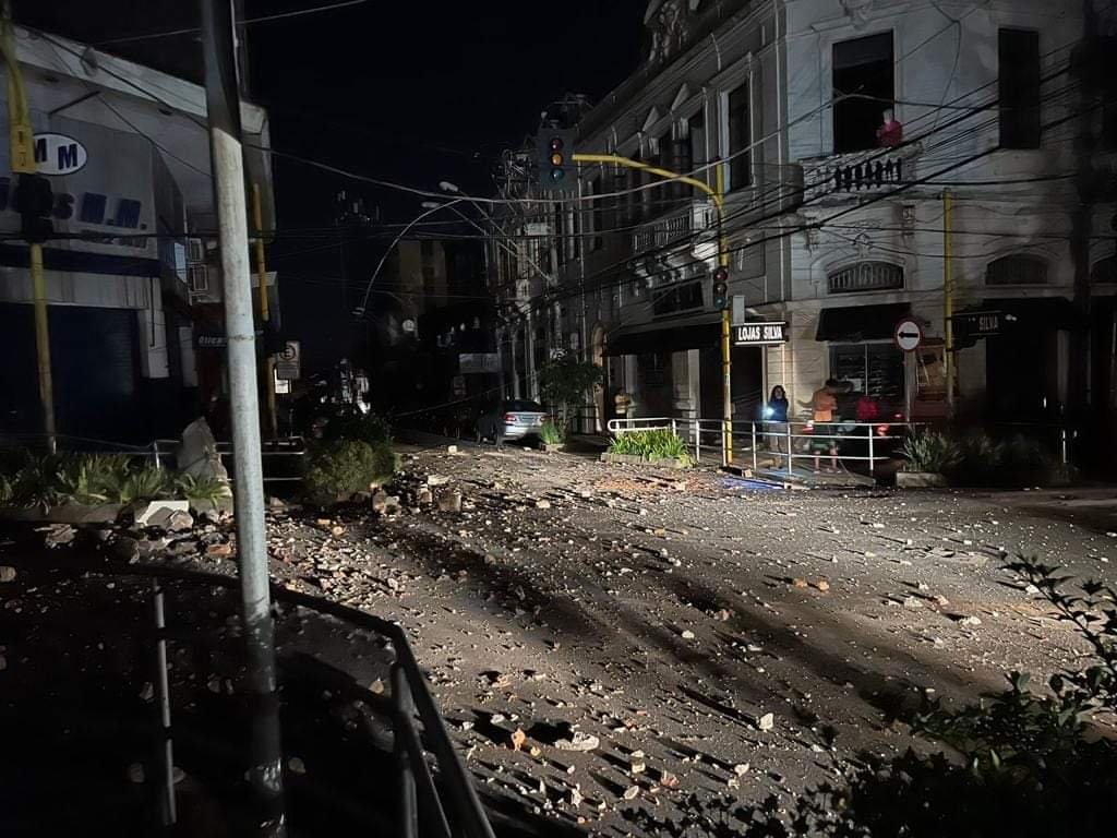 Marquise de hotel desaba no centro de Jaú