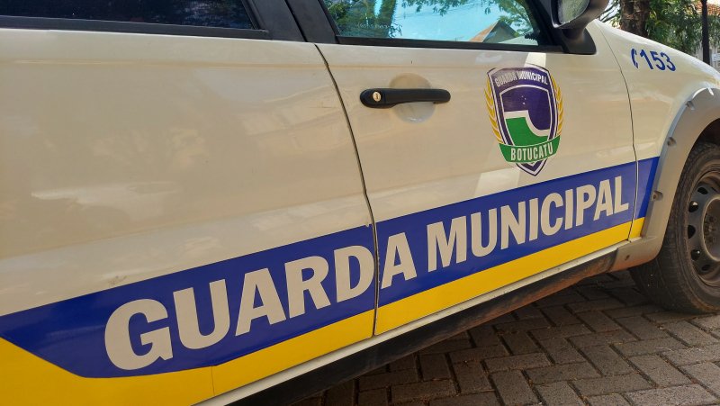 Procurado da Justiça ofende guardas municipais e acaba preso