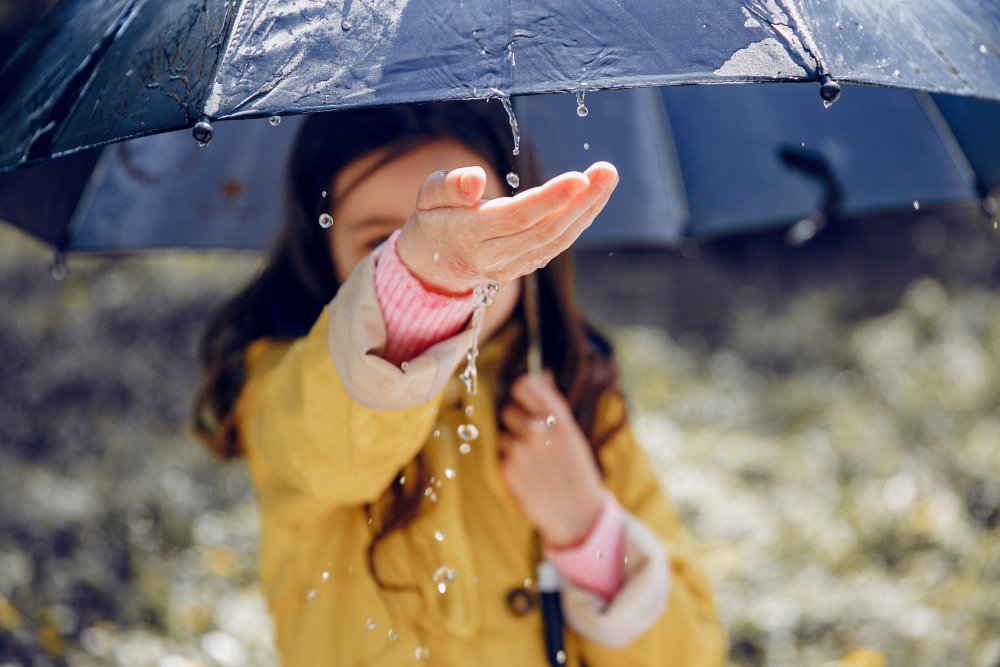 Tomar banho de chuva causa gripe ou resfriado?