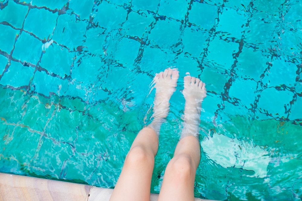 Cuidados no verão: como proteger a saúde nas praias e piscinas