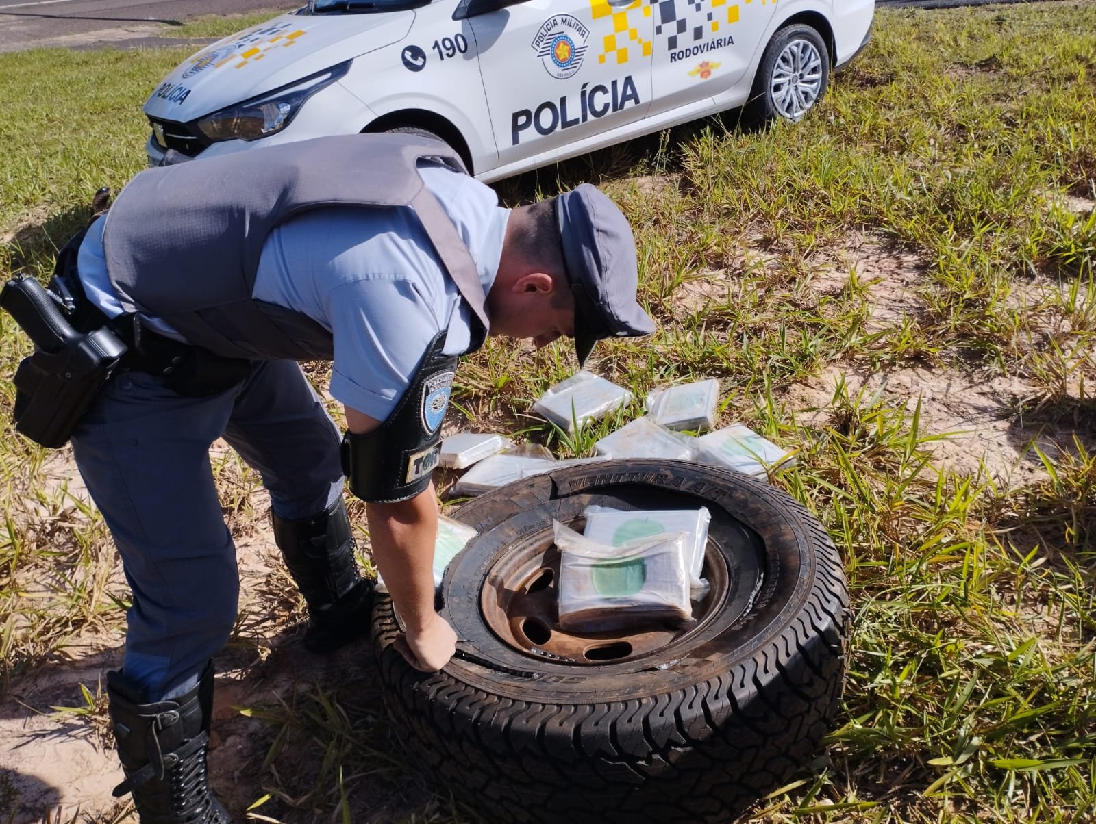 Paraguaios são presos por tráfico de drogas em Pardinho