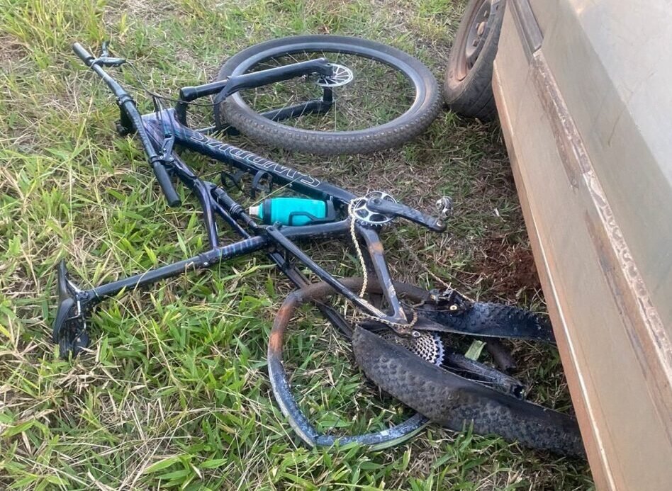 Motorista embriagado atropela ciclista na Gastão Dal Farra