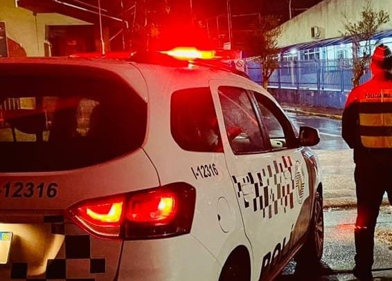 PM prende homem com 190 porções de drogas