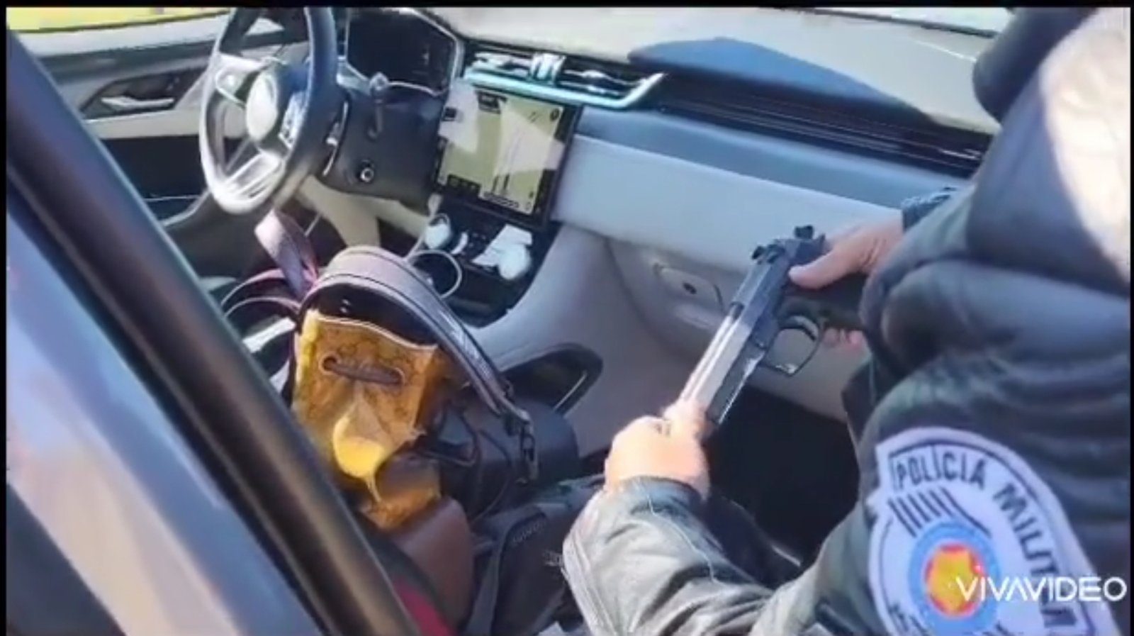 Motorista de Jaguar é autuado por porte ilegal de arma