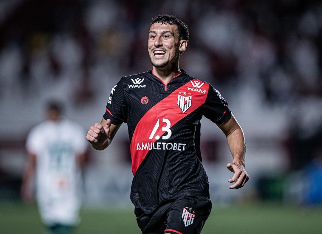 Gabriel Baralhas retorna ao Atlético-GO