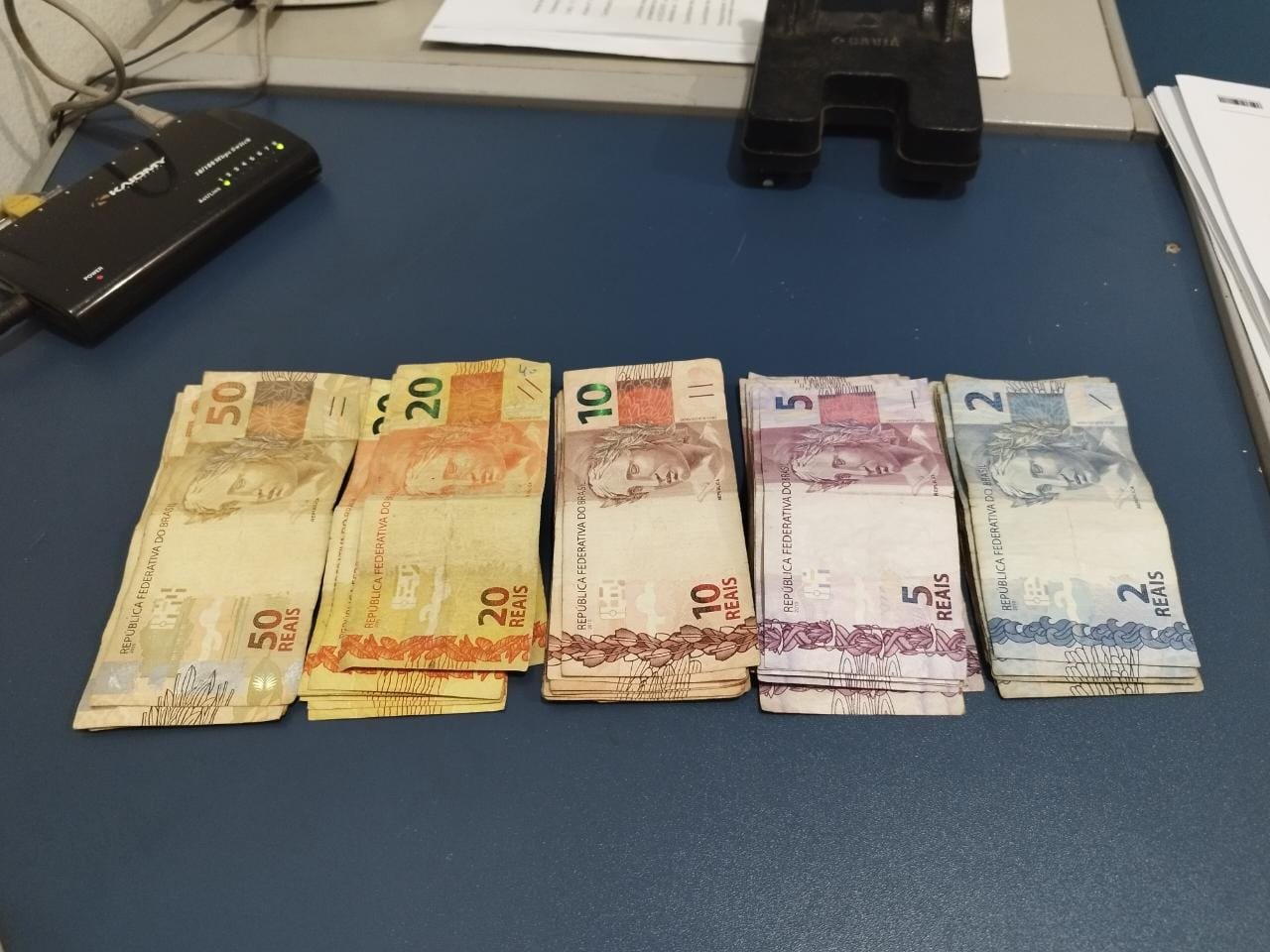 Traficante é preso com R$ 725 de vendas de drogas