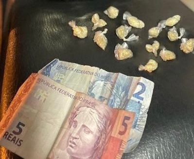 GCM de Botucatu flagra menor traficando em praça