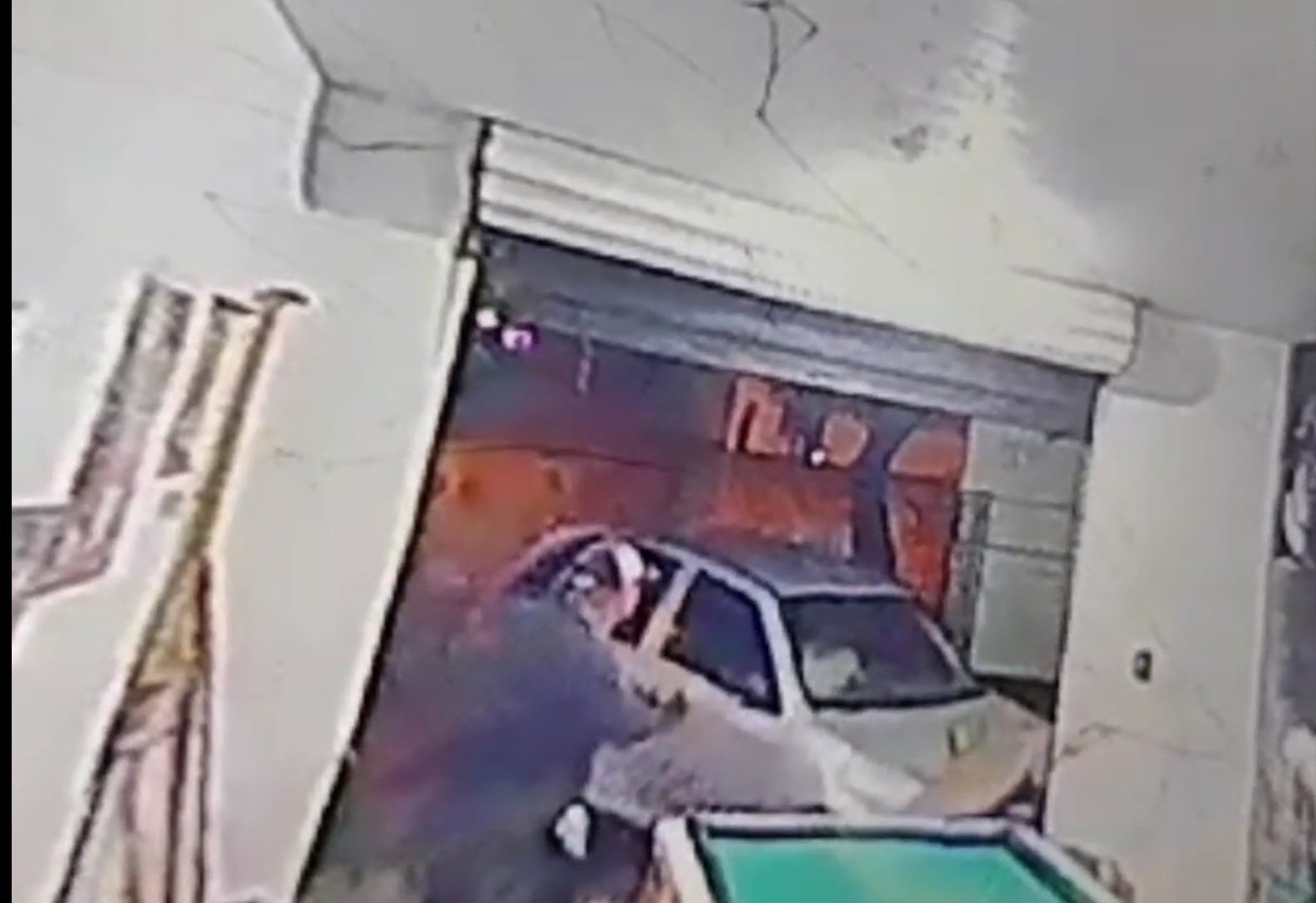 Homem agride esposa e tenta atropelar dono de bar