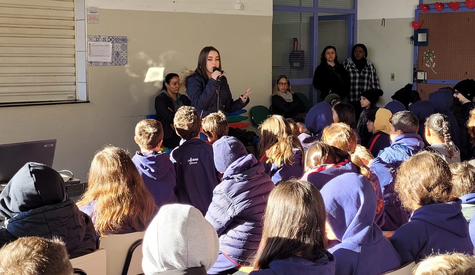 Prevenção contra violência sexual é tema de palestra em escolas municipais