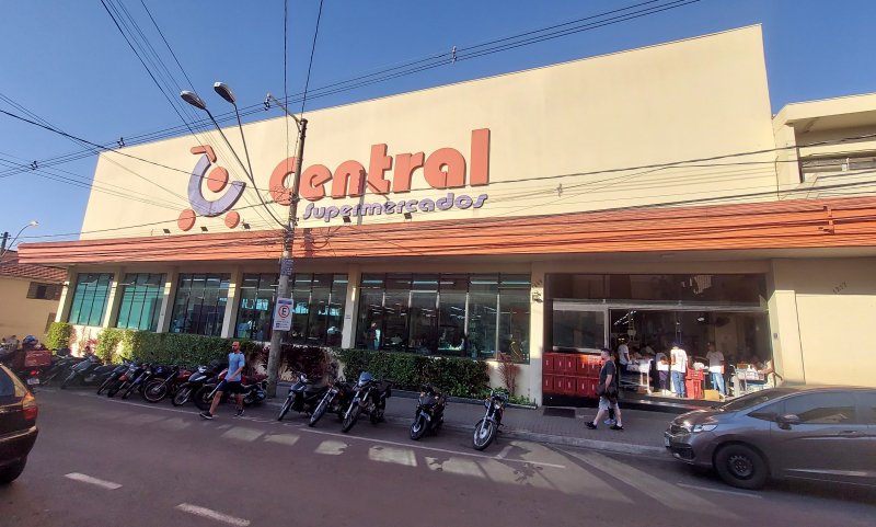 Rede de supermercados em Botucatu abre vagas para aprendiz