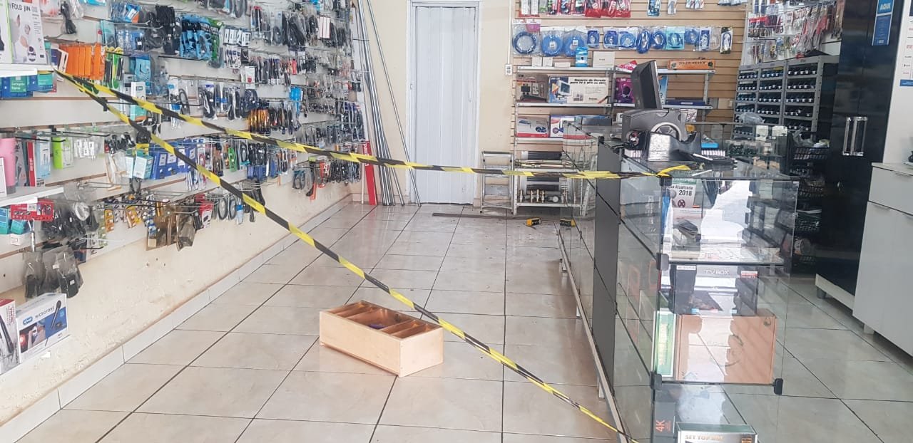 Ladrão invade loja pelo telhado para furtar R$ 100