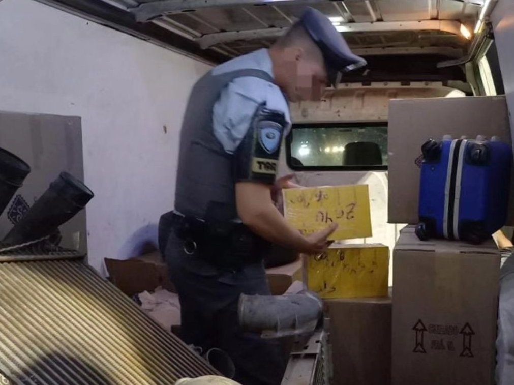 Policia apreende mais de 1200 smartphones irregulares são apreendidos na Castello Branco