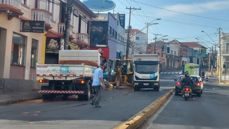 Sabesp efetua reparo emergencial em Botucatu; pode faltar água na região central
