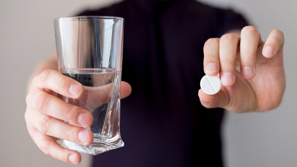 Aspirina não deve ser usada diariamente  para prevenção de primeiro AVC em idosos