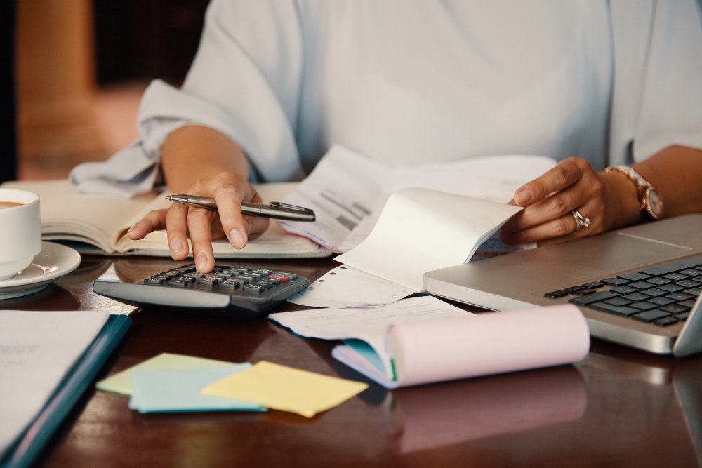 Endividamento atinge 76,6% das famílias brasileiras