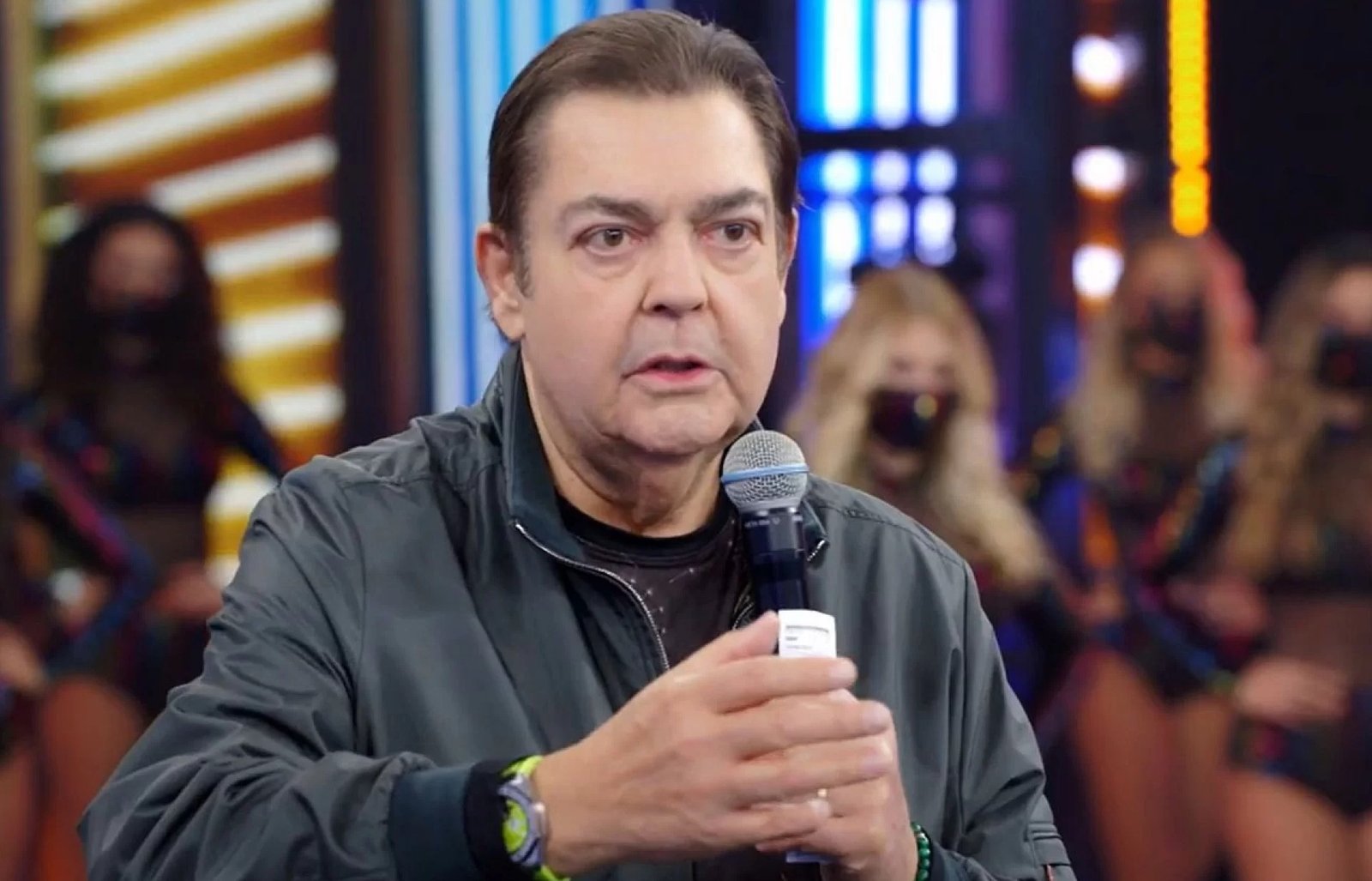 Faustão recebe alta hospitalar após transplante de coração