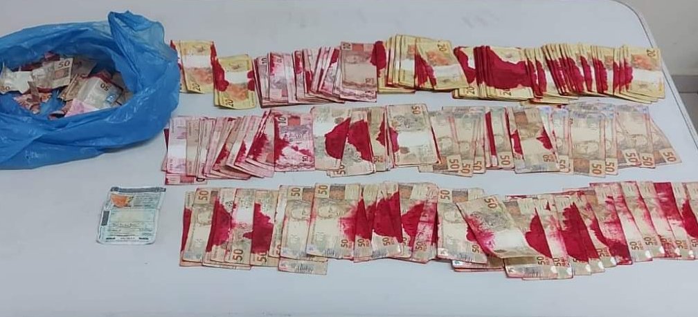 Homem é preso por guardar dinheiro roubado de banco