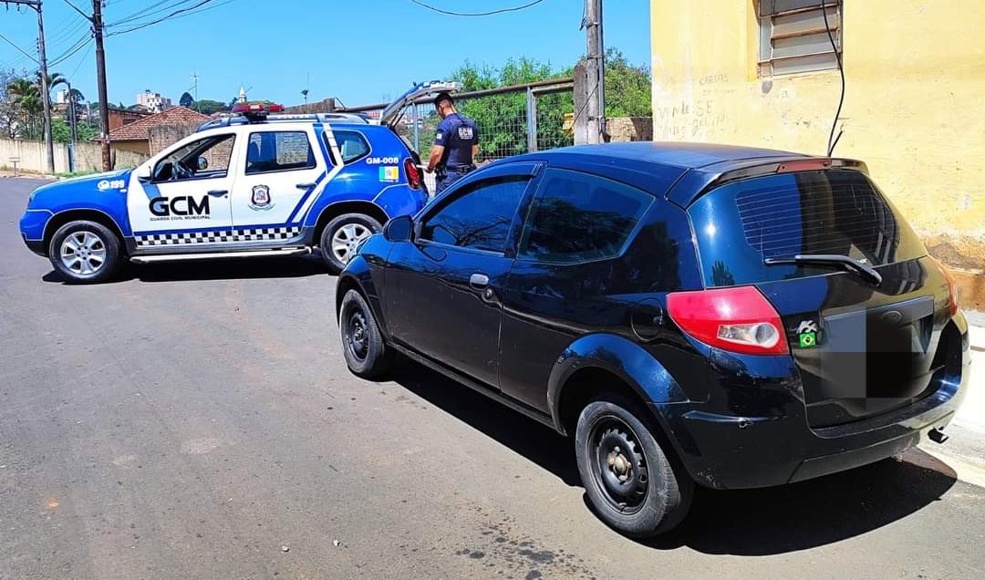 Homem é preso ao tentar furtar carro em troca de pedras de crack