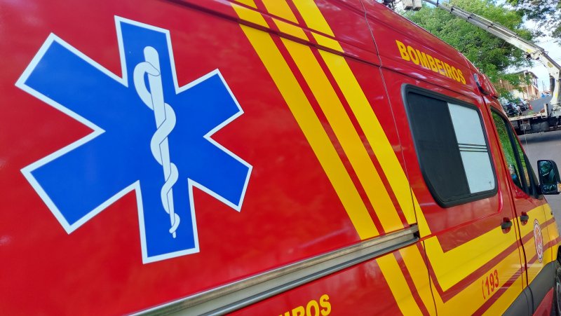 Servidor municipal morre ao capotar carro em avenida