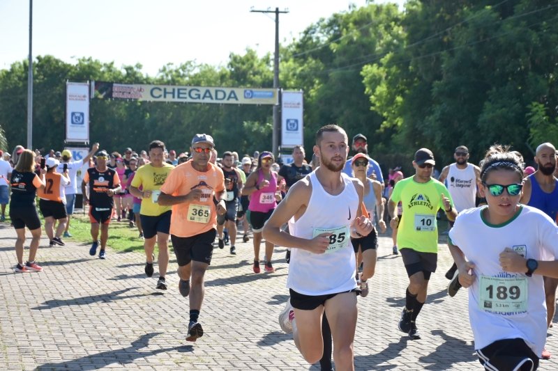 Corrida e caminhada da Educação reúnem 400 atletas