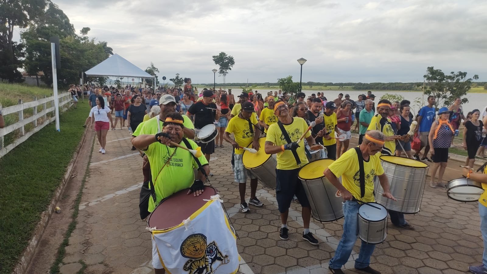 Grito de Carnaval no Rio Bonito abre a folia em Botucatu