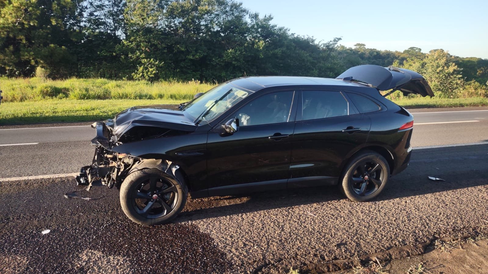 Identificado motorista de Jaguar que matou dois em acidente