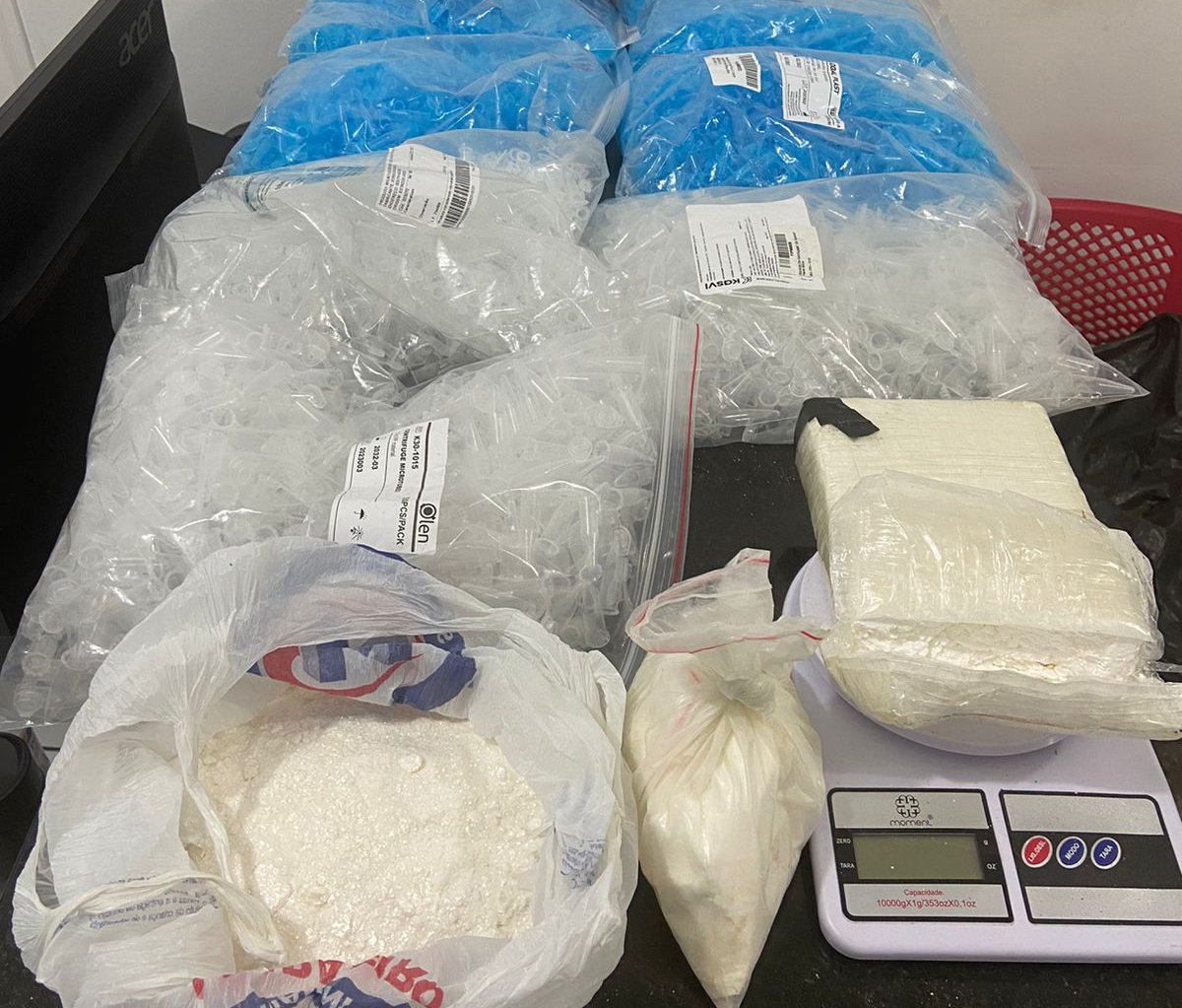 Gerente do tráfico é preso ao esconder cocaína no forro de casa