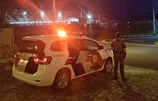 Ladrão invade casa, é flagrado e apanha de moradores