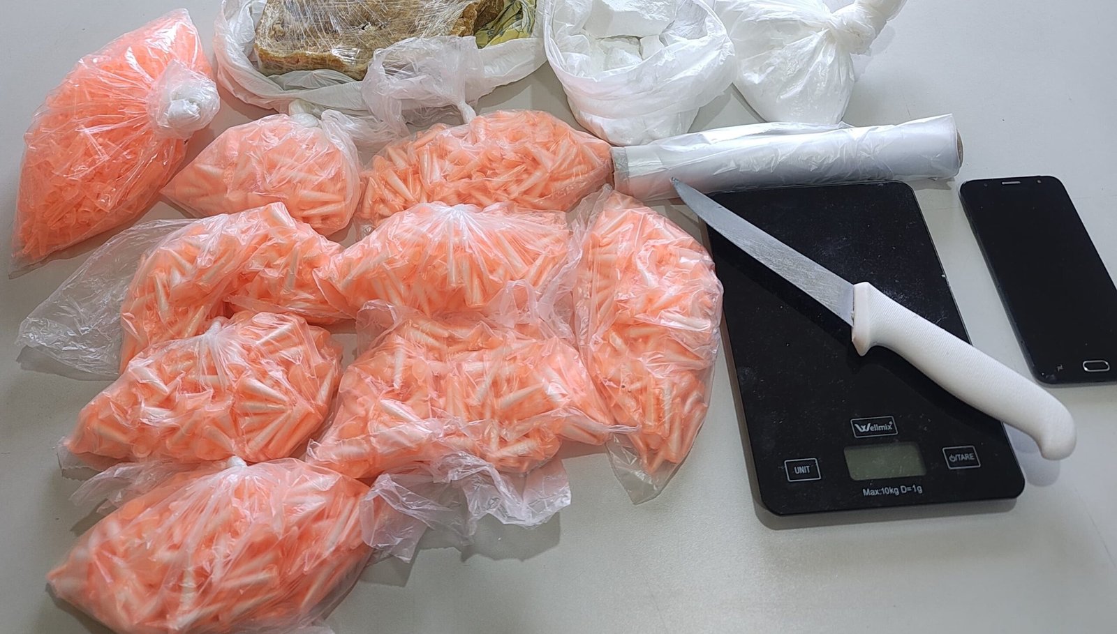 Casal é preso com mil porções de cocaína prontas para a venda
