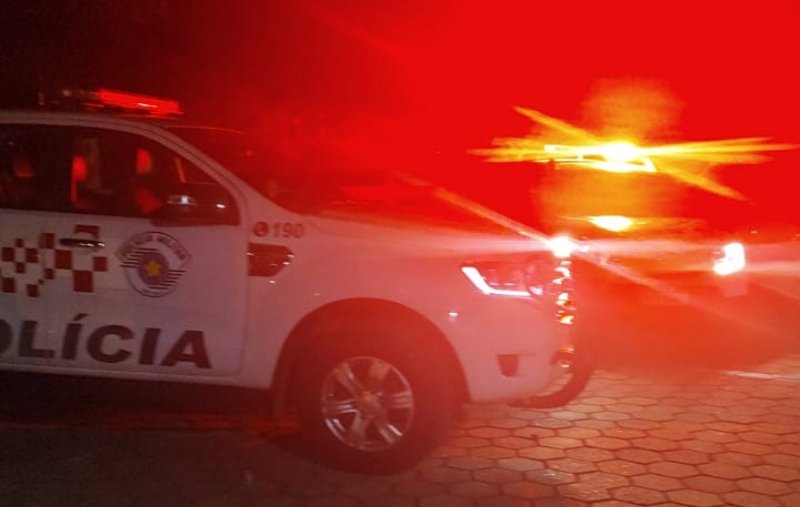Motorista sem CNH dirige na contramão embriagado e colide contra moto