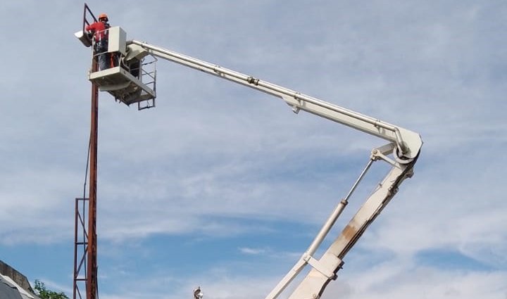 Avaré: campo municipal e pista de atletismo ganham nova iluminação