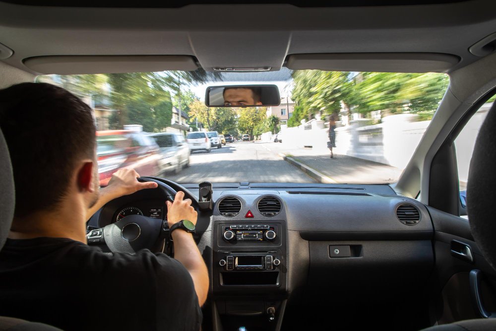Câmara discute propostas para regulamentar o trabalho de motoristas de aplicativos