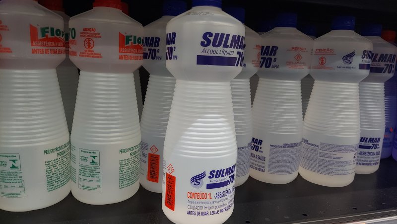 Proposta quer permitir comercialização de álcool 70%