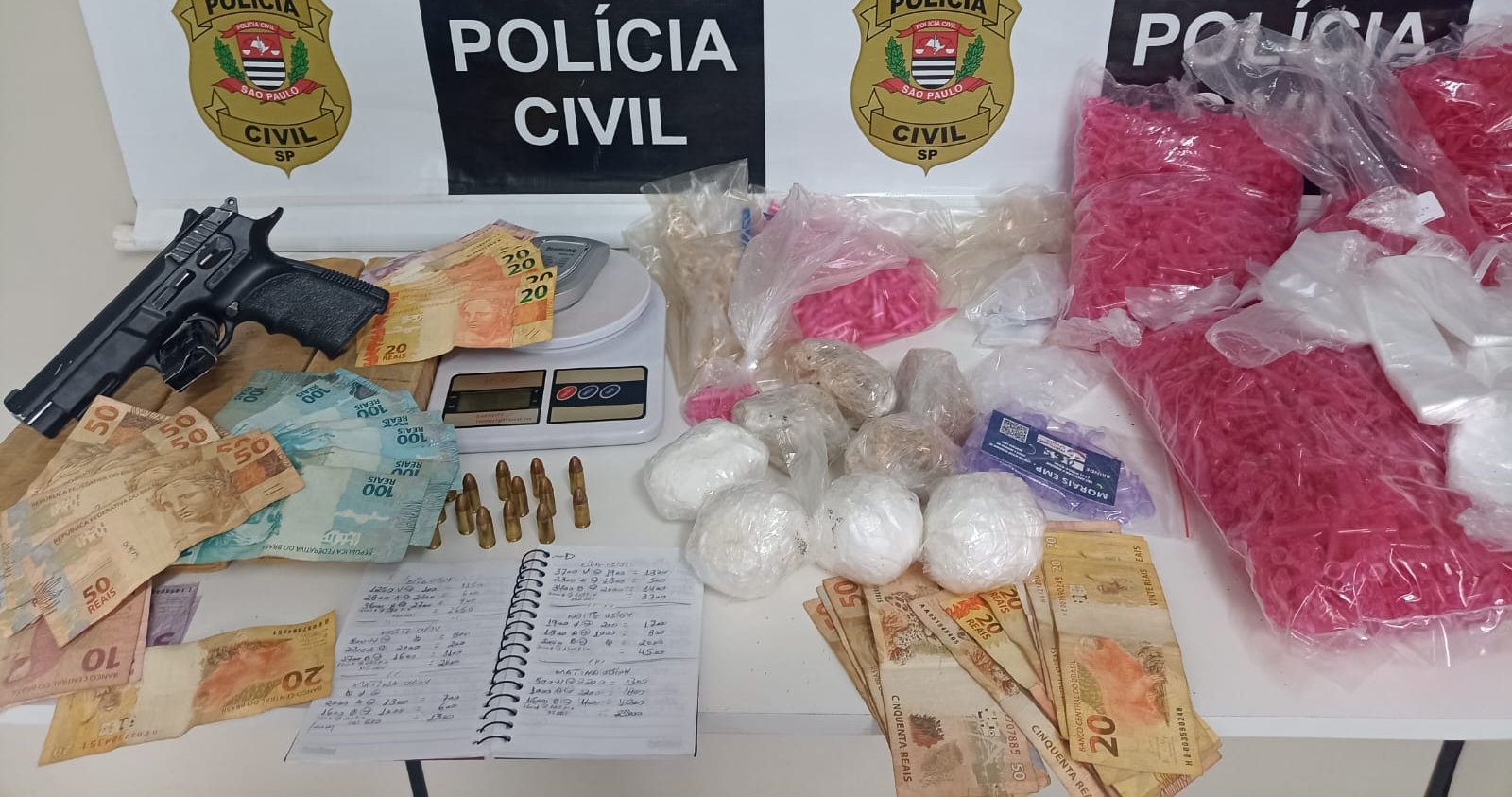 Polícia prende trio responsável pelo tráfico em conjunto habitacional