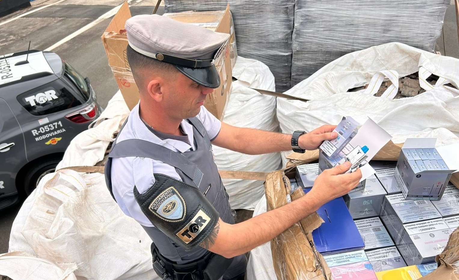 Polícia apreende carga de cigarros eletrônicos na Castello Branco