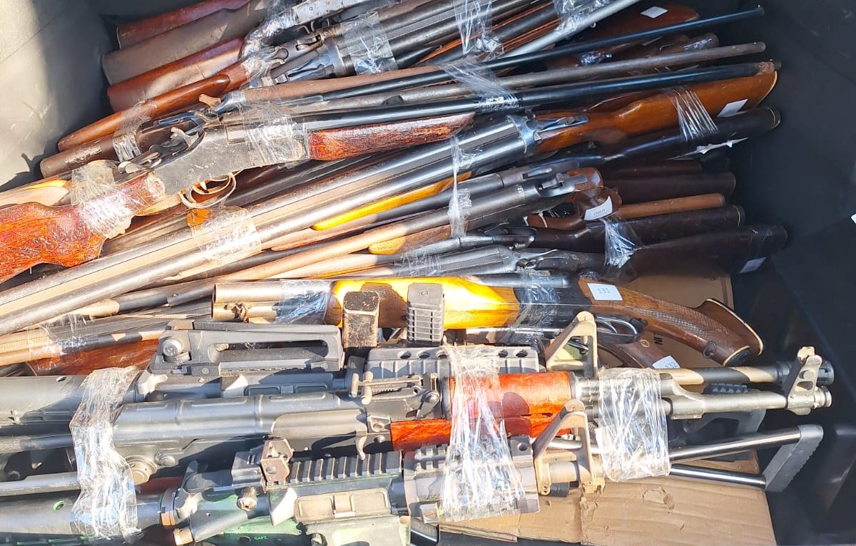 Polícia Civil de Botucatu destrói mais de 130 armas apreendidas