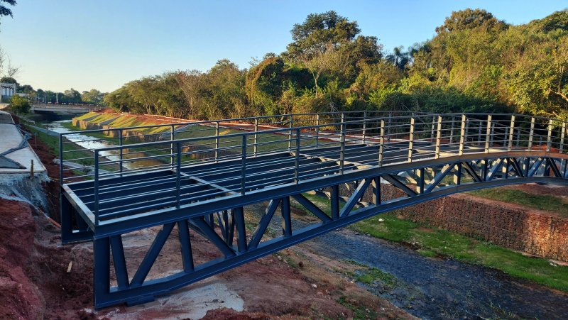 Passarela conectará margens do Ribeirão Lavapés a pedestres